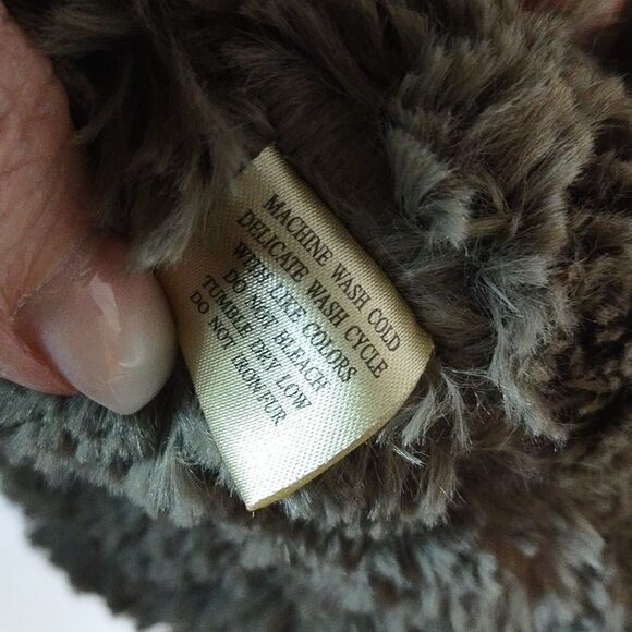 DylanâbyâTrueâGritâFauxâFurâWomen's Vest - Picture 5 of 7